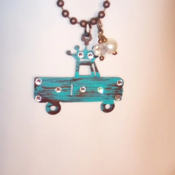 Vintage Pickup Truck Necklace - Picture 3 of 10